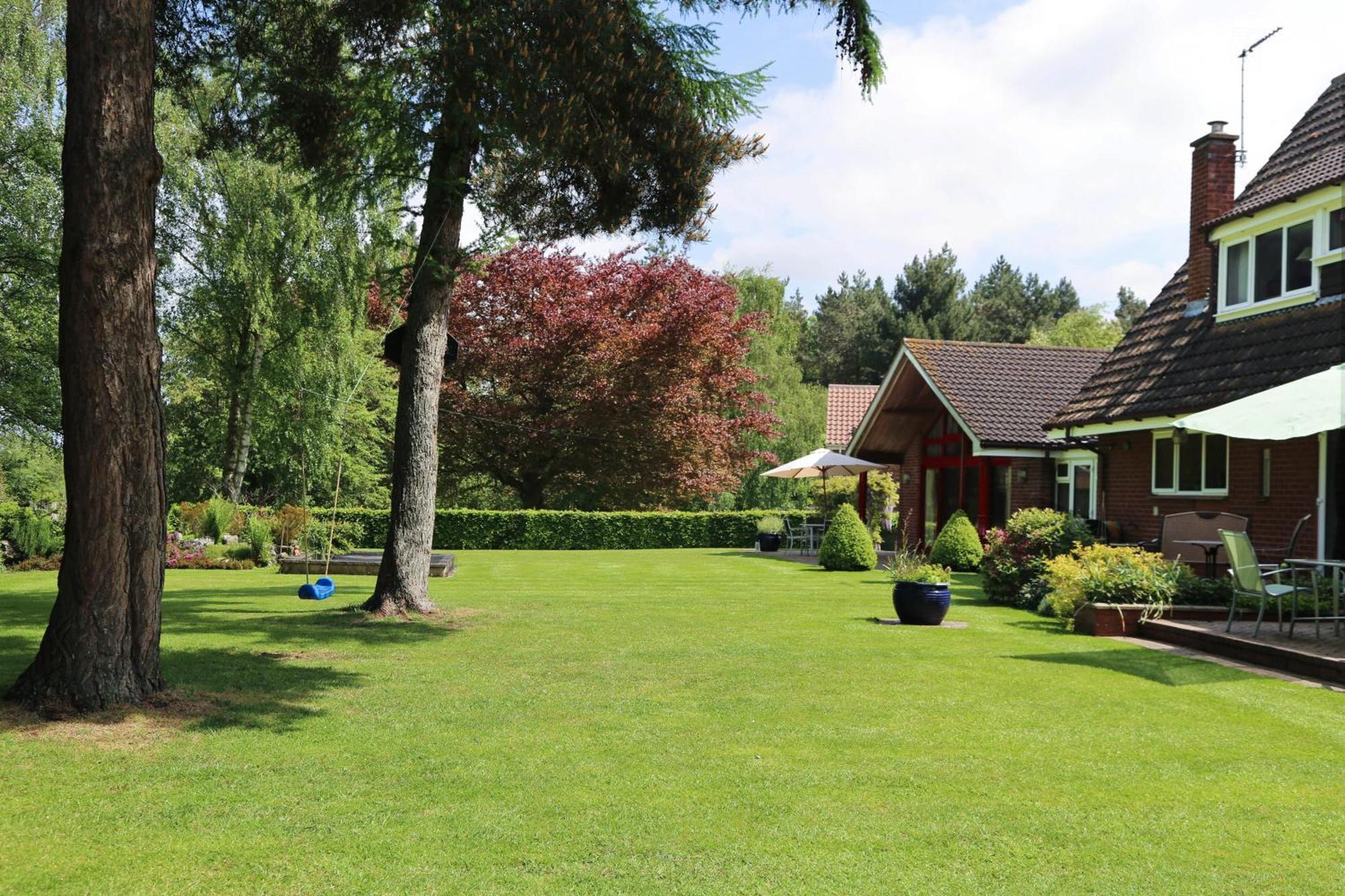 Surlingham Lodge Garden Cottage In Rspb Village Near Норвич Экстерьер фото